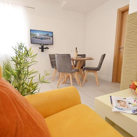 Apartments Lux S Тиват Экстерьер фото