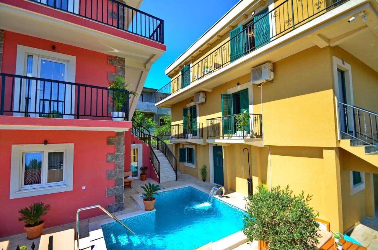 Apartments Lux S Тиват Экстерьер фото