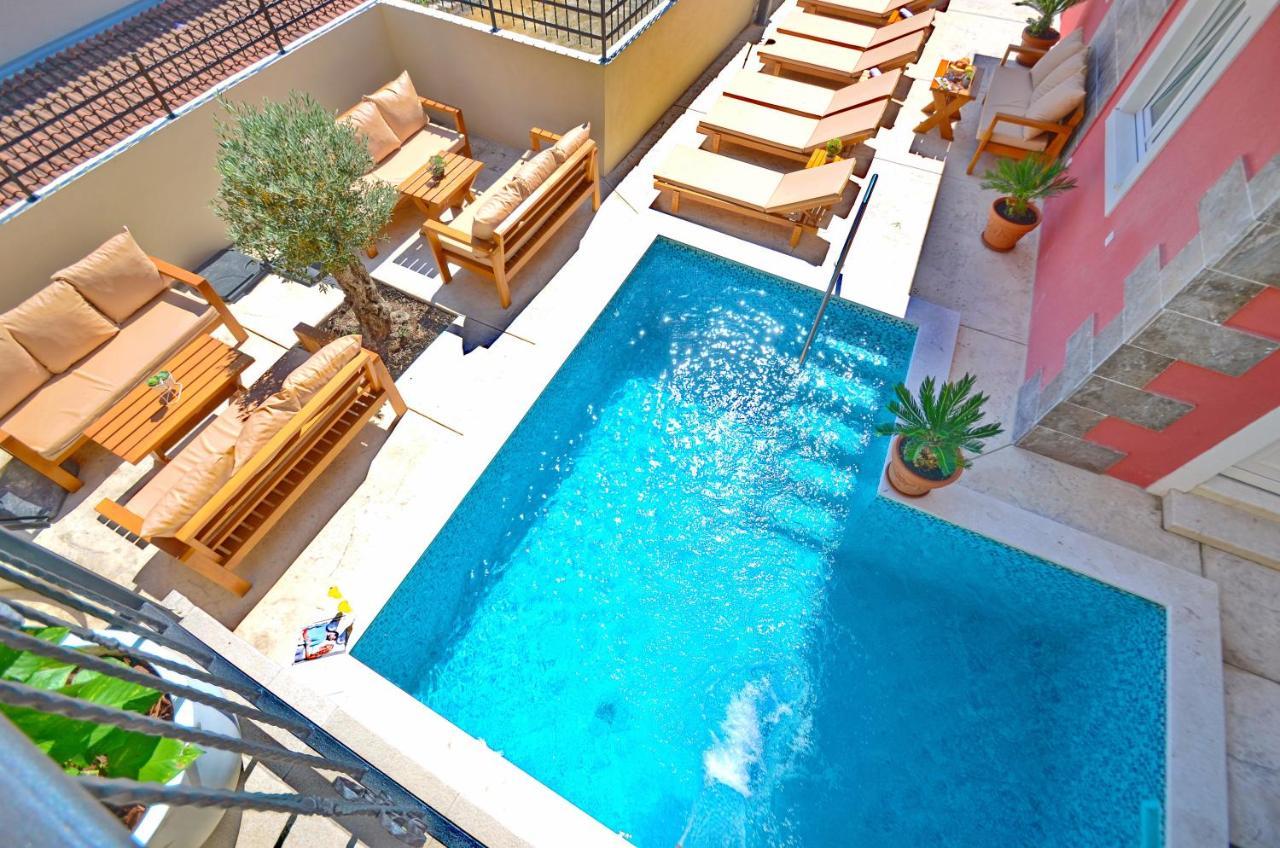 Apartments Lux S Тиват Экстерьер фото