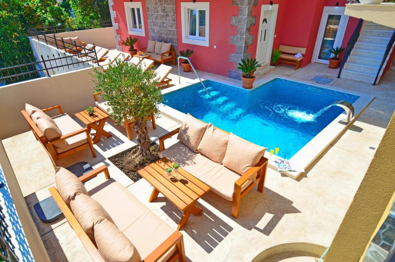 Apartments Lux S Тиват Экстерьер фото