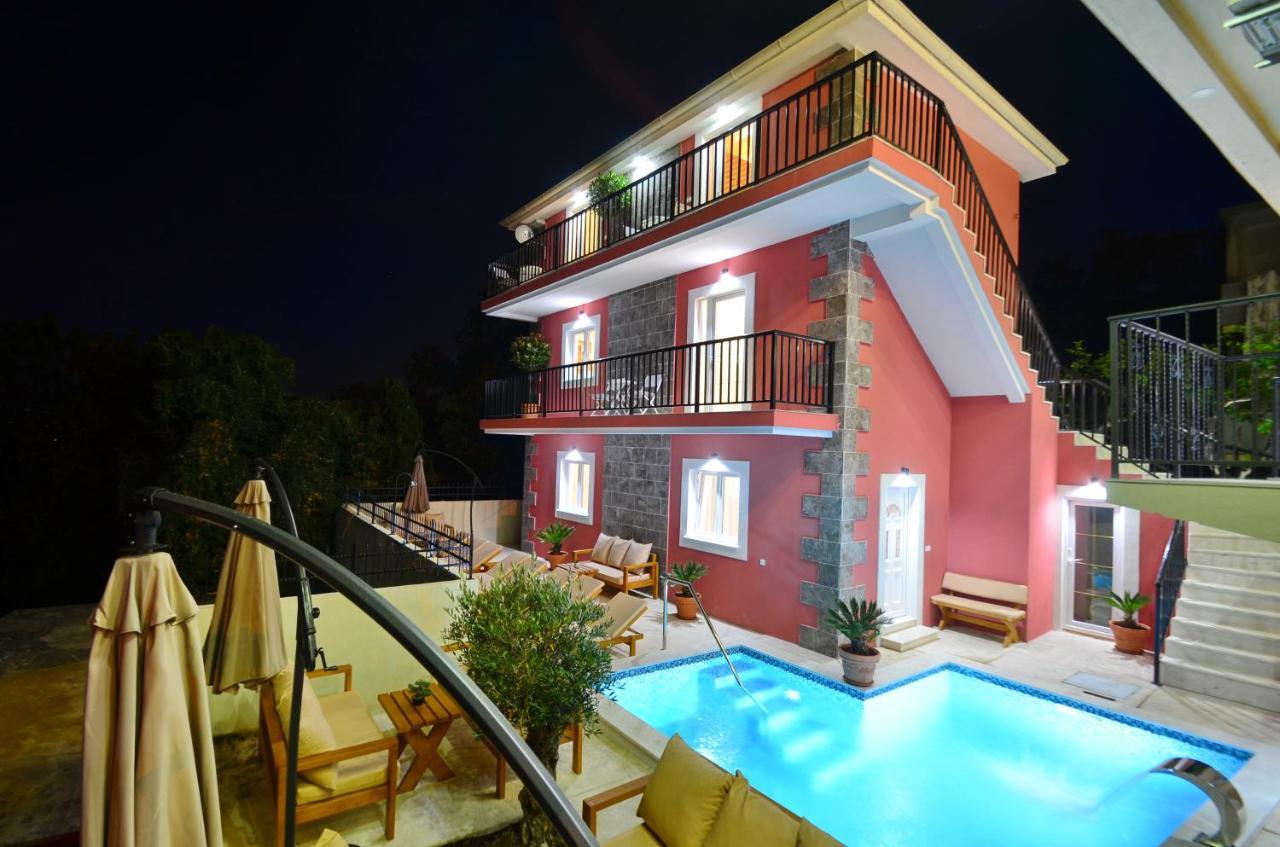 Apartments Lux S Тиват Экстерьер фото