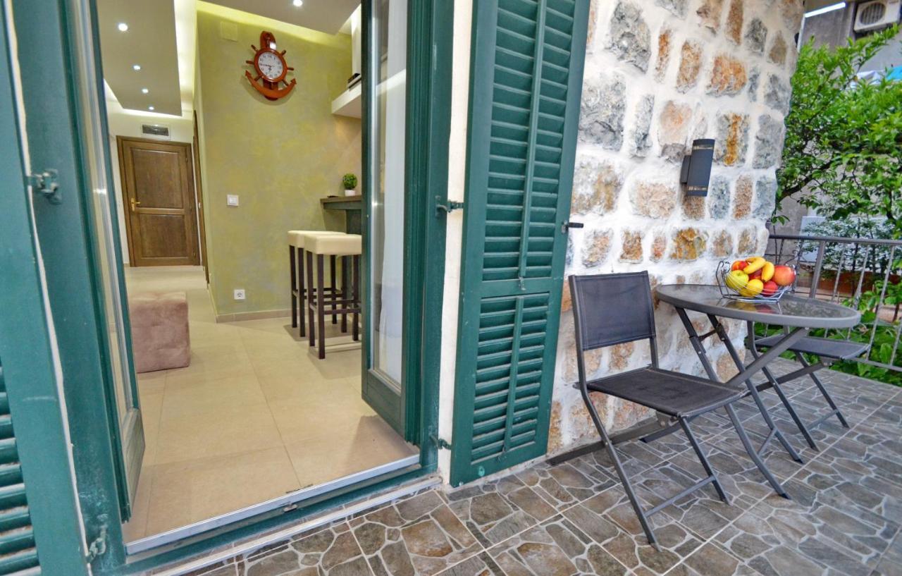 Apartments Lux S Тиват Экстерьер фото