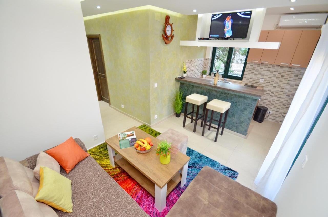 Apartments Lux S Тиват Экстерьер фото