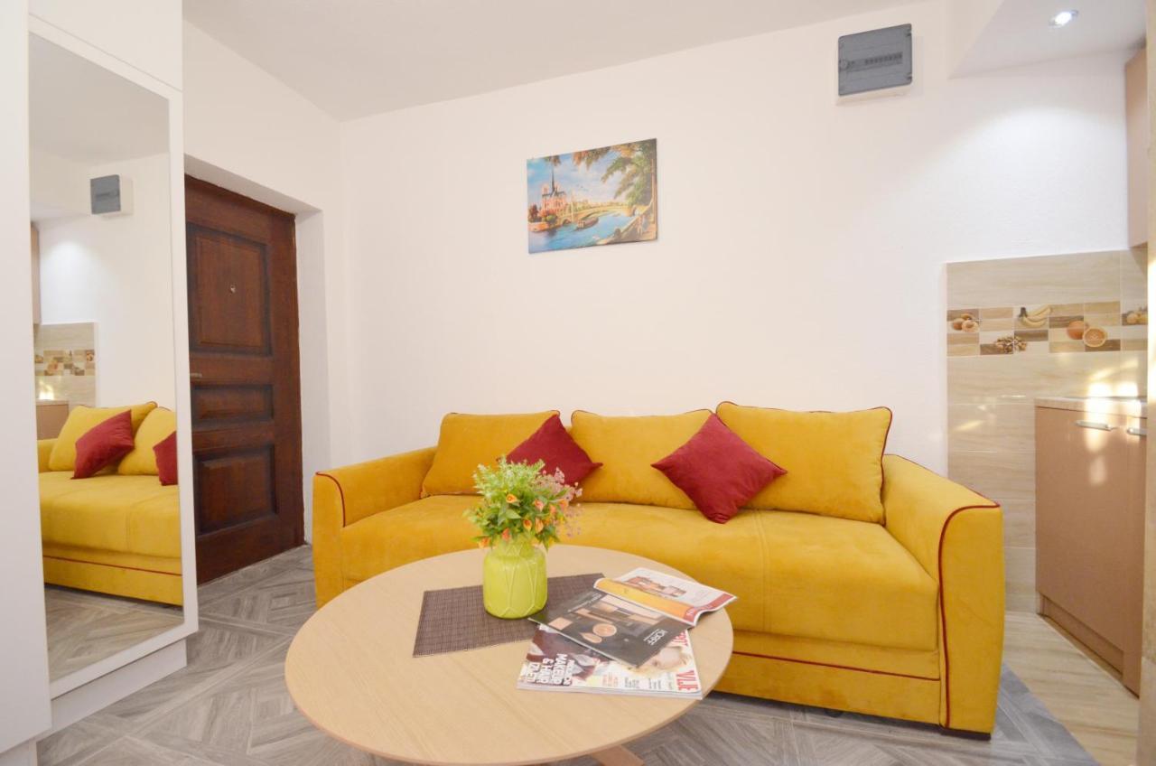Apartments Lux S Тиват Экстерьер фото