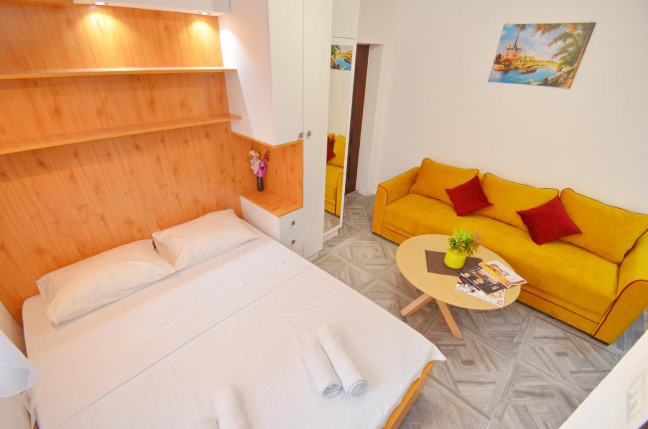 Apartments Lux S Тиват Экстерьер фото