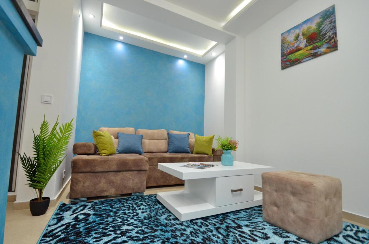 Apartments Lux S Тиват Экстерьер фото