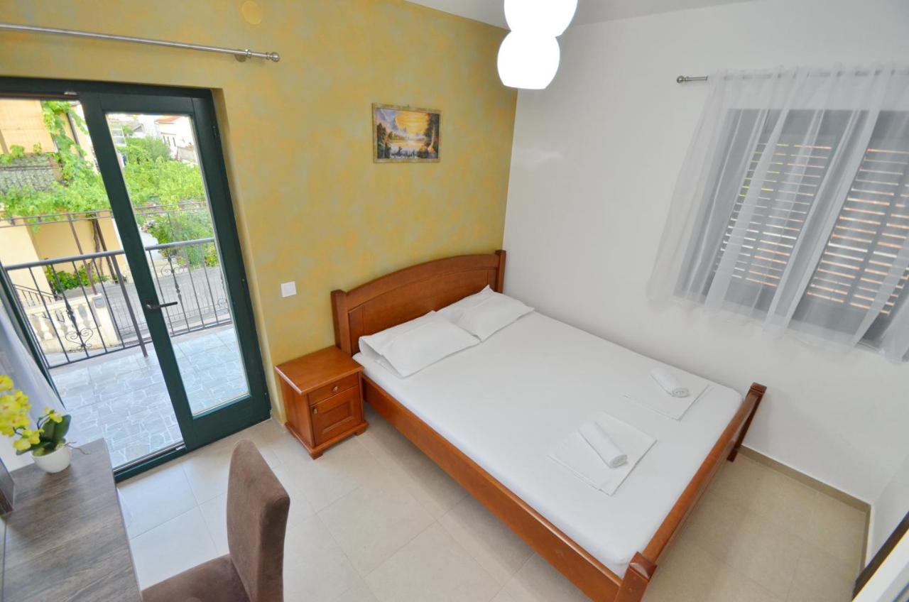 Apartments Lux S Тиват Экстерьер фото