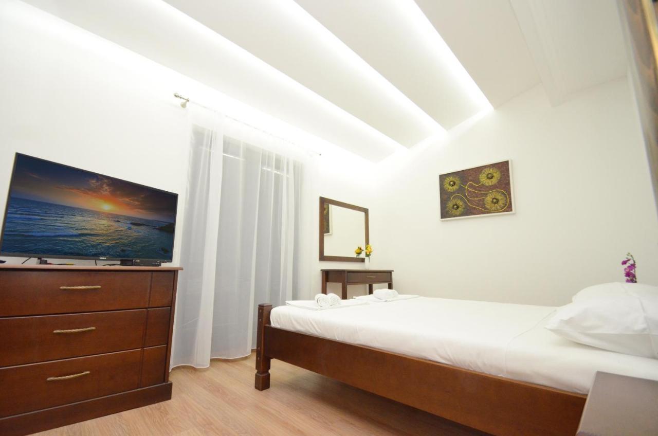 Apartments Lux S Тиват Экстерьер фото