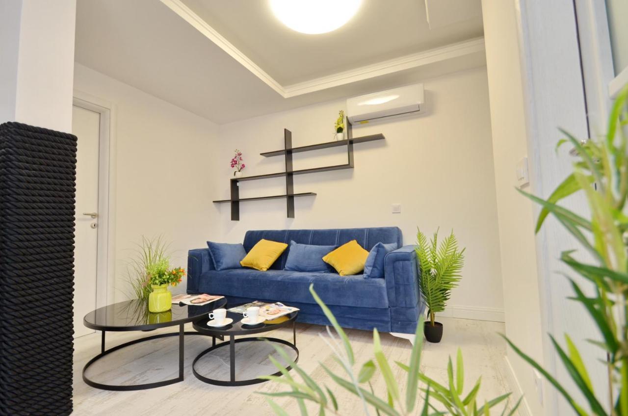 Apartments Lux S Тиват Экстерьер фото