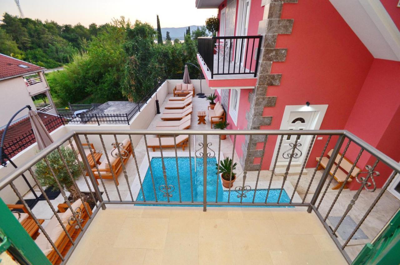 Apartments Lux S Тиват Экстерьер фото