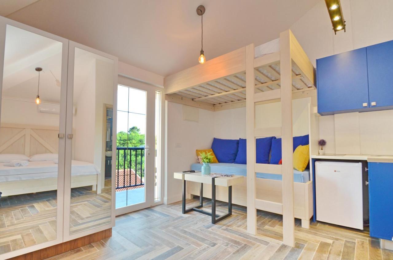 Apartments Lux S Тиват Экстерьер фото
