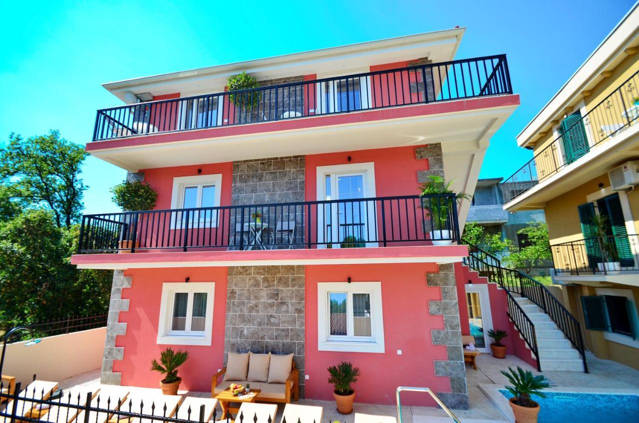 Apartments Lux S Тиват Экстерьер фото