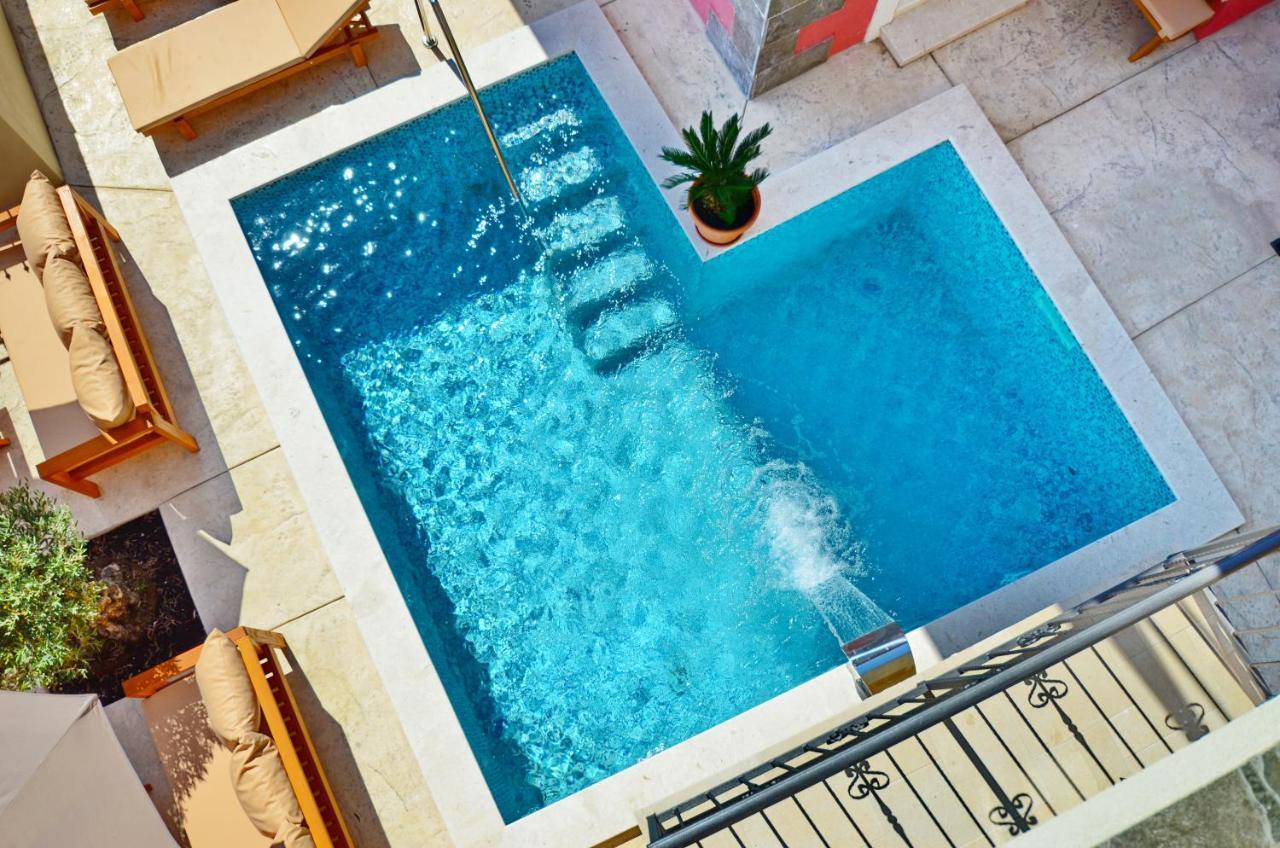 Apartments Lux S Тиват Экстерьер фото